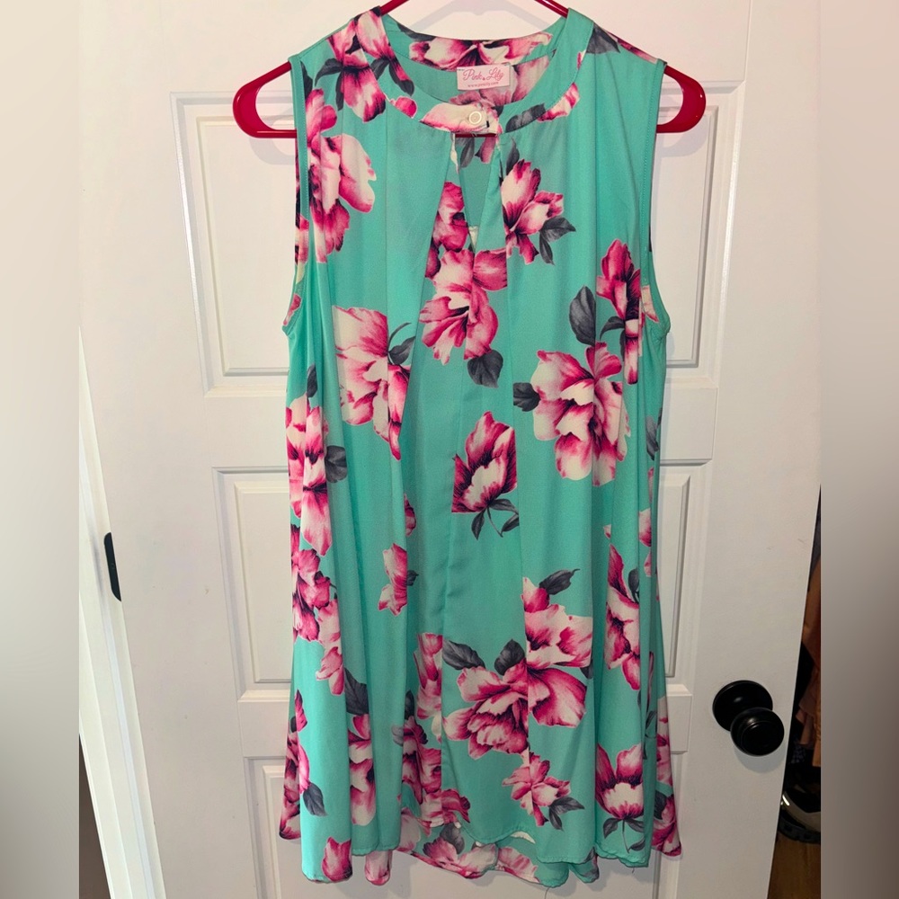 Pink Lily boutique floral lined dress. Size small. Smoke free.